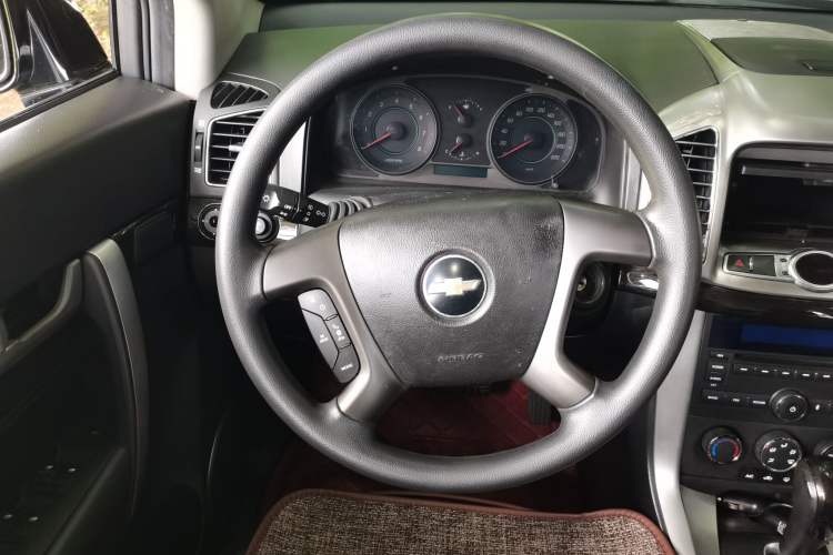Used Chevrolet Captiva 2014 2.4L Two-Wheel Drive Urban Version 7 Seats Steering Wheel