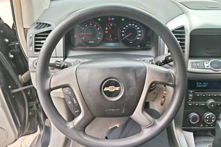 Used Chevrolet Captiva 2014 2.4L Two-Wheel Drive City Edition 5 Seats Steering Wheel