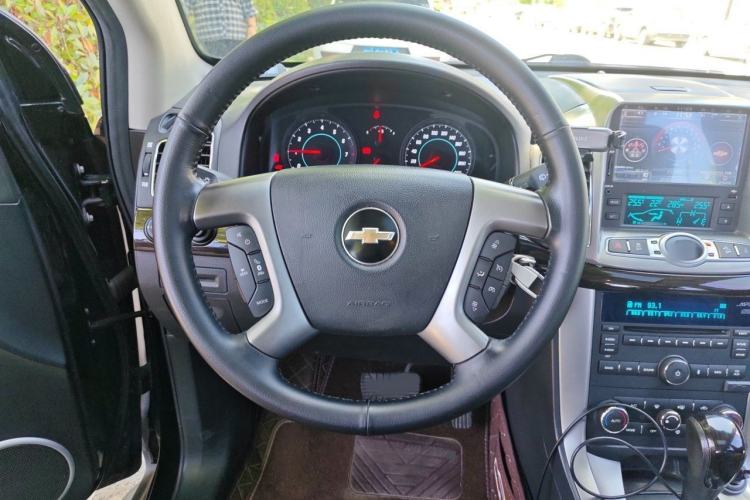 Used Chevrolet Captiva 2014 2.4L 4x4 Flagship Edition 7 Seats Steering Wheel