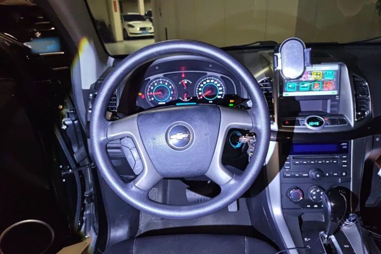 Used Chevrolet Captiva 2014 2.4L Two-Wheel Drive Urban Version 7 Seats Steering Wheel