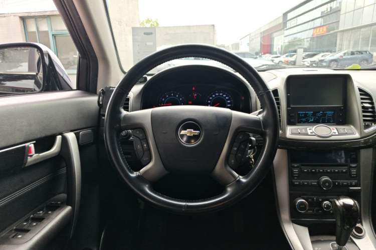 Used Chevrolet Captiva 2014 2.4L 4x4 Flagship Edition 7 Seats Steering Wheel