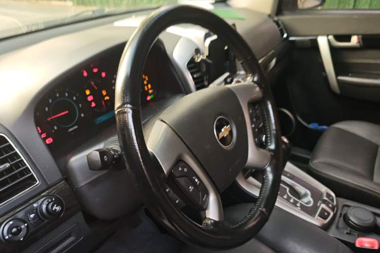 Used Chevrolet Captiva 2014 2.4L 4x4 Flagship Edition 7 Seats Steering Wheel