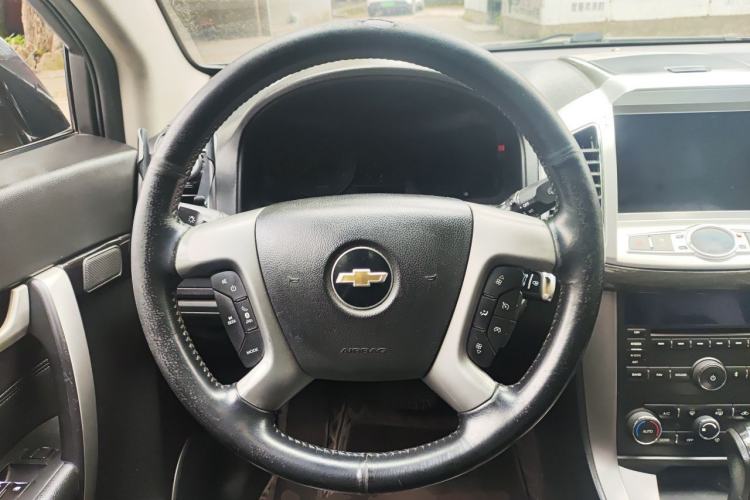 Used Chevrolet Captiva 2014 2.4L 4x4 Flagship Edition 7 Seats Steering Wheel
