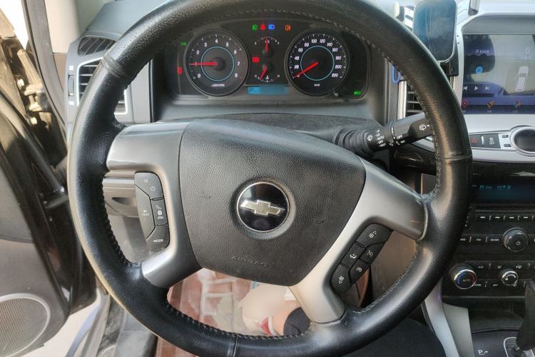 Used Chevrolet Captiva 2014 2.4L 4x4 Flagship Edition 7 Seats Steering Wheel