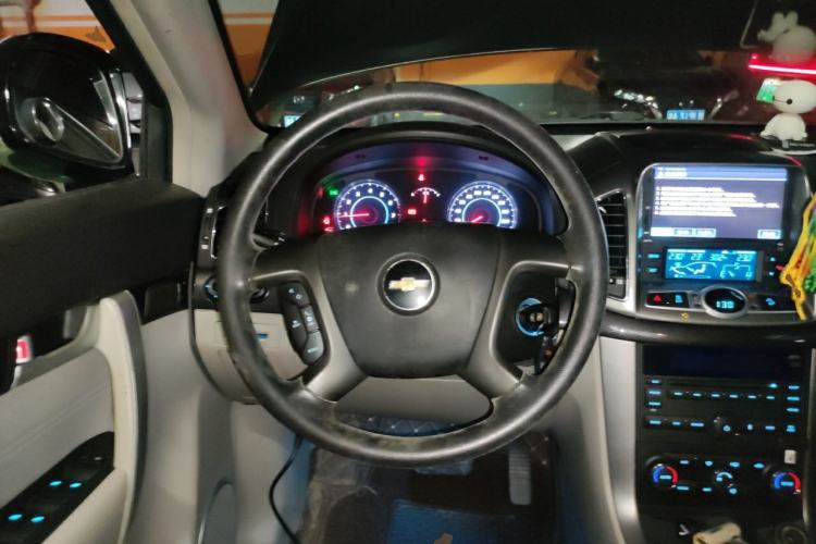 Used Chevrolet Captiva 2014 2.4L 4x4 Luxury Edition 5 Seats Steering Wheel