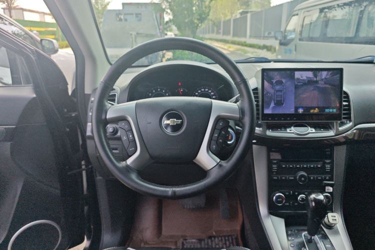 Used Chevrolet Captiva 2014 2.4L 4x4 Flagship Edition 7 Seats Steering Wheel