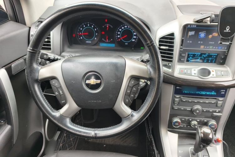 Used Chevrolet Captiva 2014 2.4L 4x4 Flagship Edition 7 Seats Steering Wheel