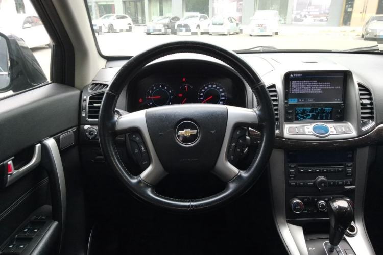 Used Chevrolet Captiva 2014 2.4L 4x4 Flagship Edition 7 Seats Steering Wheel