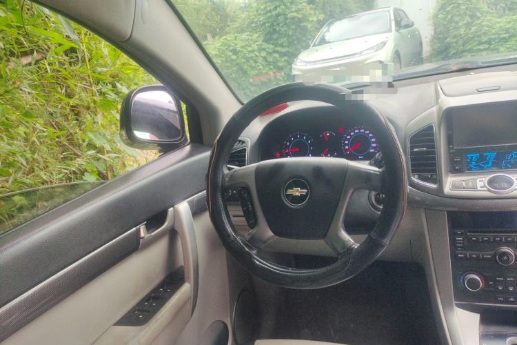 Used Chevrolet Captiva 2014 2.4L 4x4 Luxury Edition 5 Seats Steering Wheel