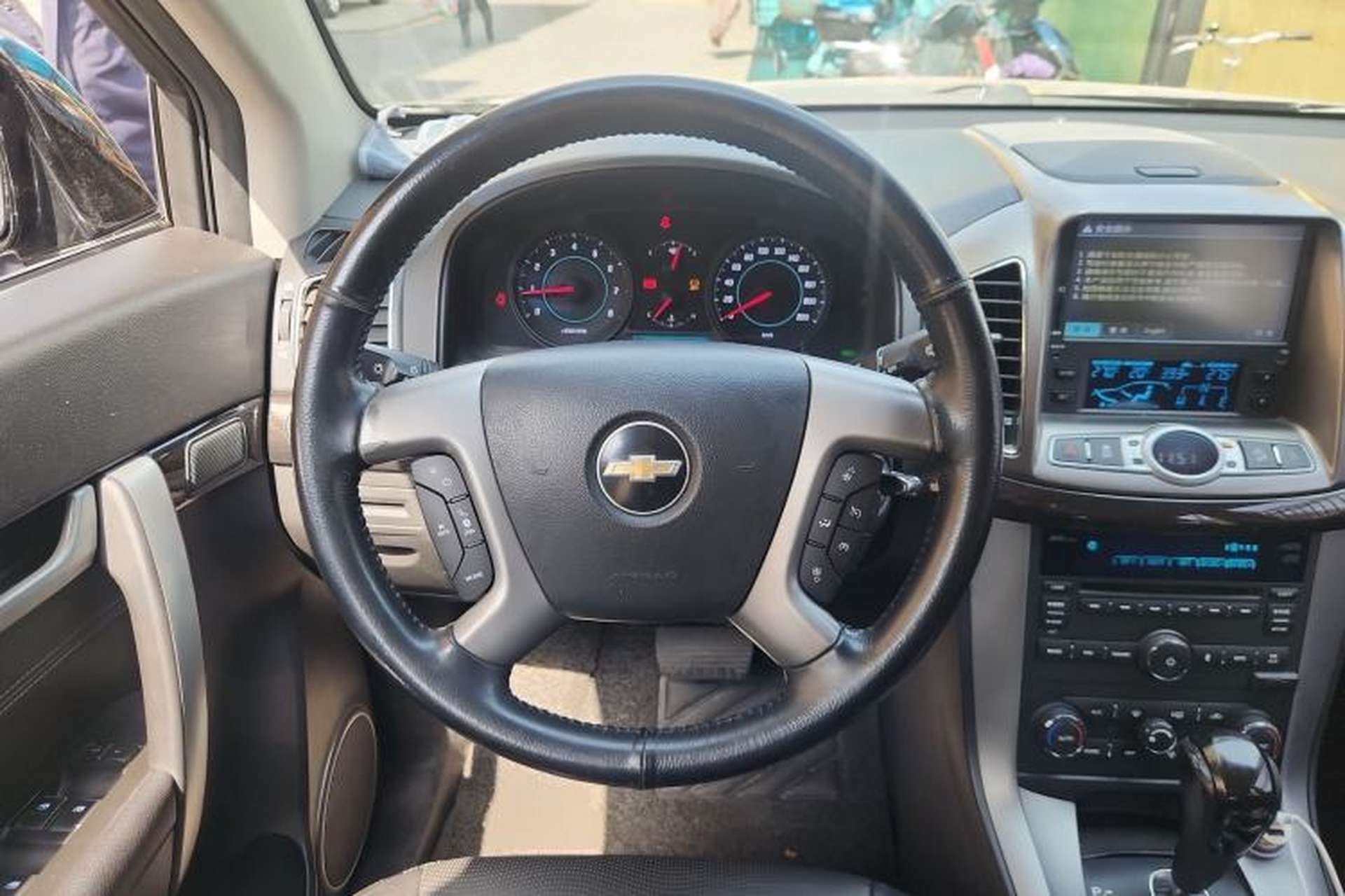 Used Chevrolet Captiva 2014 2.4L 4x4 Flagship Edition 7 Seats Steering Wheel