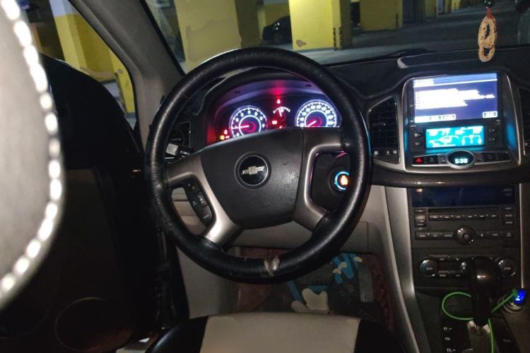 Used Chevrolet Captiva 2014 2.4L 4x4 Luxury Edition 5 Seats Steering Wheel