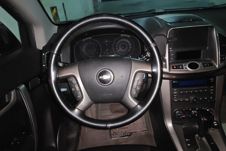 Used Chevrolet Captiva 2014 2.4L 4x4 Flagship Edition 7 Seats Steering Wheel