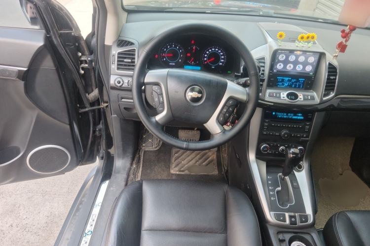 Used Chevrolet Captiva 2014 2.4L 4x4 Flagship Edition 7 Seats Steering Wheel