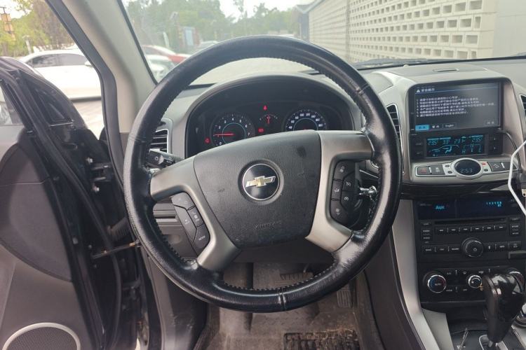 Used Chevrolet Captiva 2014 2.4L 4x4 Flagship Edition 7 Seats Steering Wheel