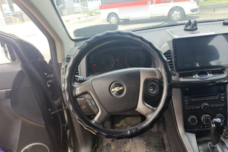 Used Chevrolet Captiva 2014 2.4L Two-Wheel Drive Urban Version 7 Seats Steering Wheel
