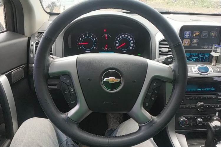 Used Chevrolet Captiva 2014 2.4L 4x4 Flagship Edition 7 Seats Steering Wheel