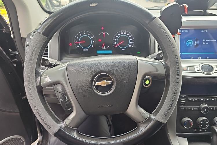Used Chevrolet Captiva 2014 2.4L Two-Wheel Drive Urban Version 7 Seats Steering Wheel