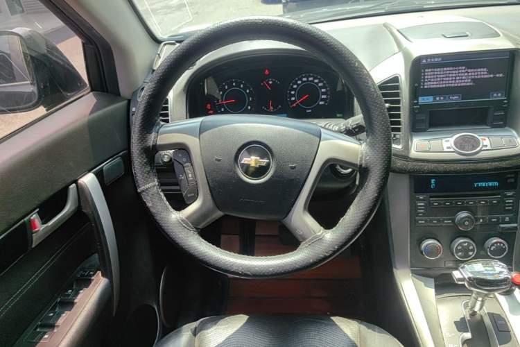 Used Chevrolet Captiva 2014 2.4L Two-Wheel Drive Urban Version 7 Seats Steering Wheel