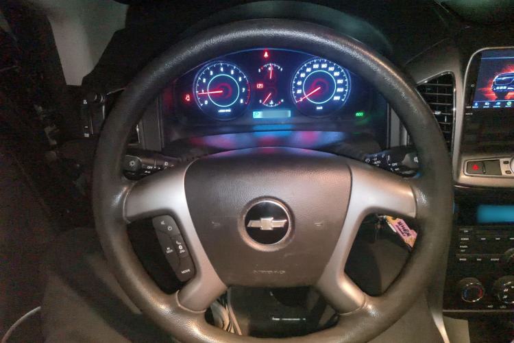 Used Chevrolet Captiva 2014 2.4L Two-Wheel Drive Urban Version 7 Seats Steering Wheel