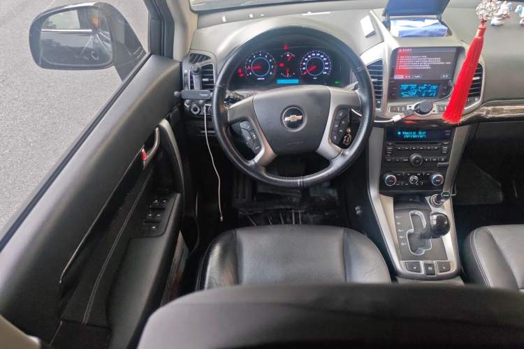 Used Chevrolet Captiva 2014 2.4L 4x4 Flagship Edition 7 Seats Steering Wheel