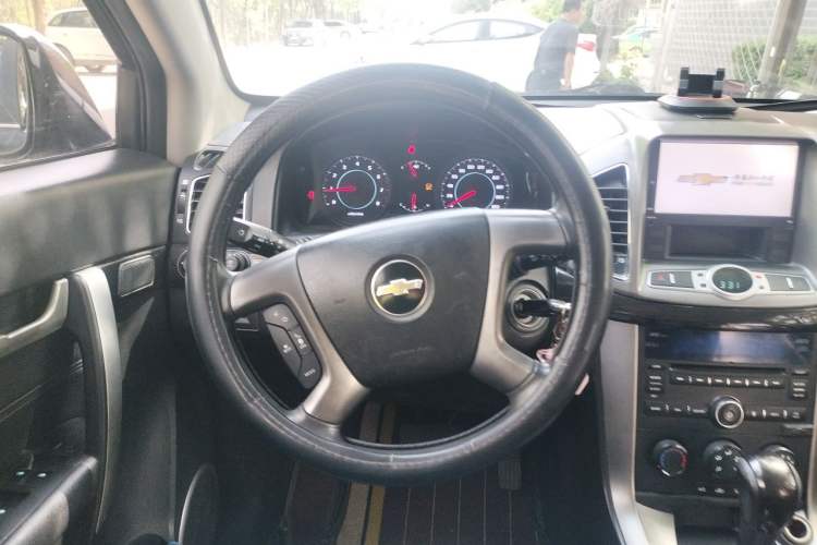 Used Chevrolet Captiva 2014 2.4L Two-Wheel Drive Urban Version 7 Seats Steering Wheel