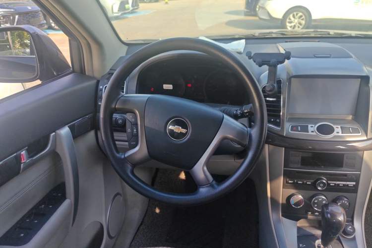 Used Chevrolet Captiva 2014 2.4L Two-Wheel Drive City Edition 5 Seats Steering Wheel