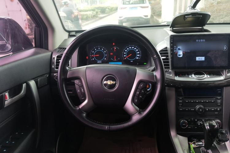 Used Chevrolet Captiva 2014 2.4L 4x4 Flagship Edition 7 Seats Steering Wheel