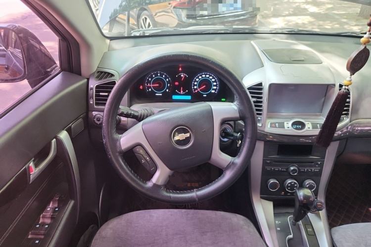 Used Chevrolet Captiva 2014 2.4L Two-Wheel Drive Urban Version 7 Seats Steering Wheel