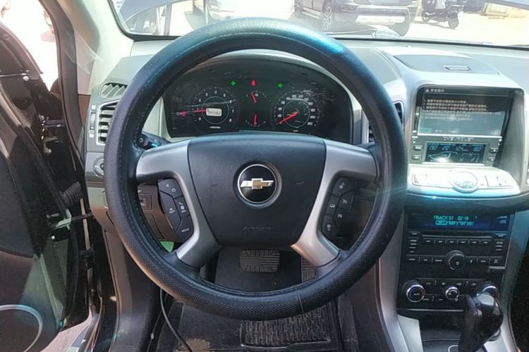 Used Chevrolet Captiva 2014 2.4L 4x4 Flagship Edition 7 Seats Steering Wheel
