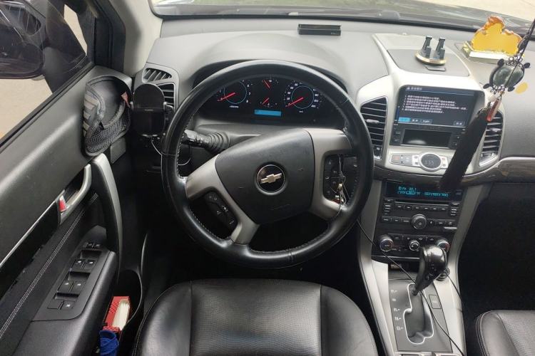 Used Chevrolet Captiva 2014 2.4L 4x4 Flagship Edition 7 Seats Steering Wheel