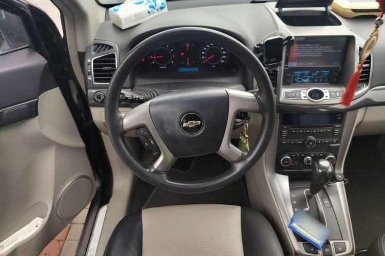 Used Chevrolet Captiva 2014 2.4L 4x4 Luxury Edition 5 Seats Steering Wheel