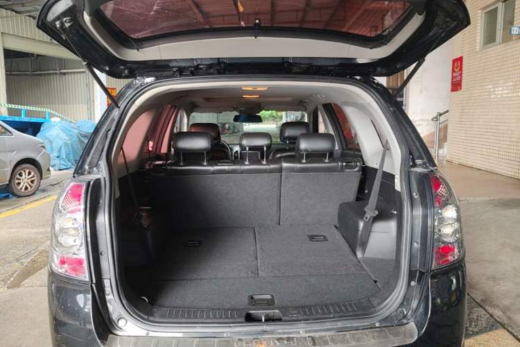 Used Chevrolet Captiva 2014 2.4L Two-Wheel Drive Urban Version 7 Seats Trunk