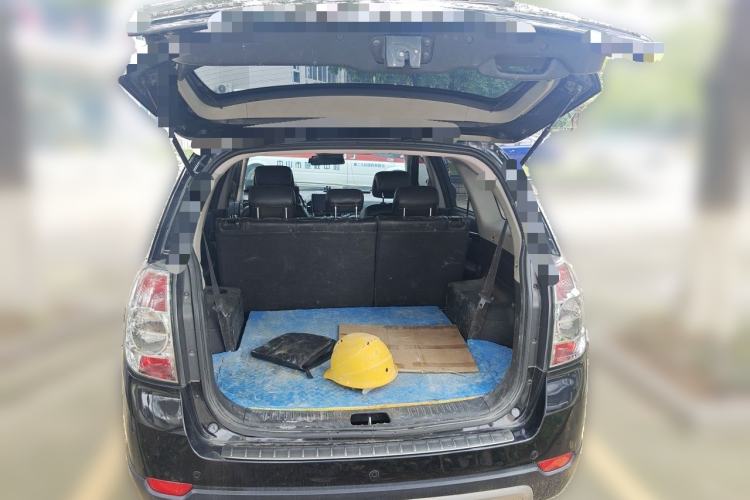Used Chevrolet Captiva 2014 2.4L Two-Wheel Drive Urban Version 7 Seats Trunk
