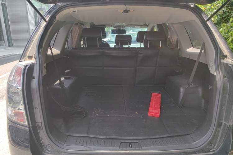 Used Chevrolet Captiva 2014 2.4L Two-Wheel Drive Urban Version 7 Seats Trunk