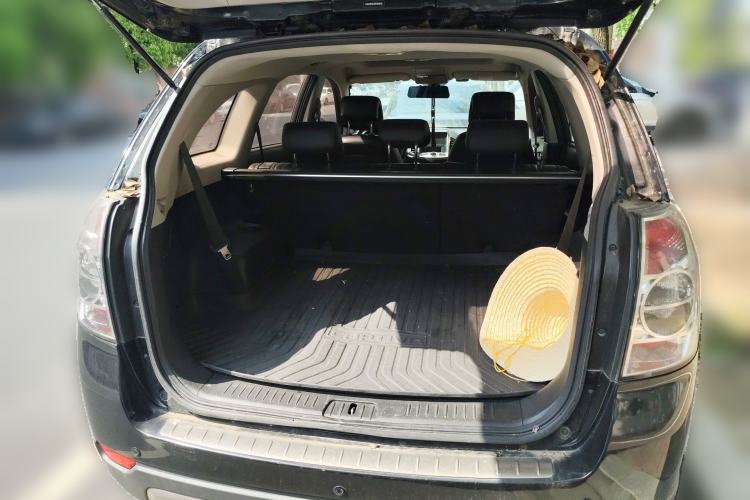 Used Chevrolet Captiva 2014 2.4L Two-Wheel Drive Urban Version 7 Seats Trunk