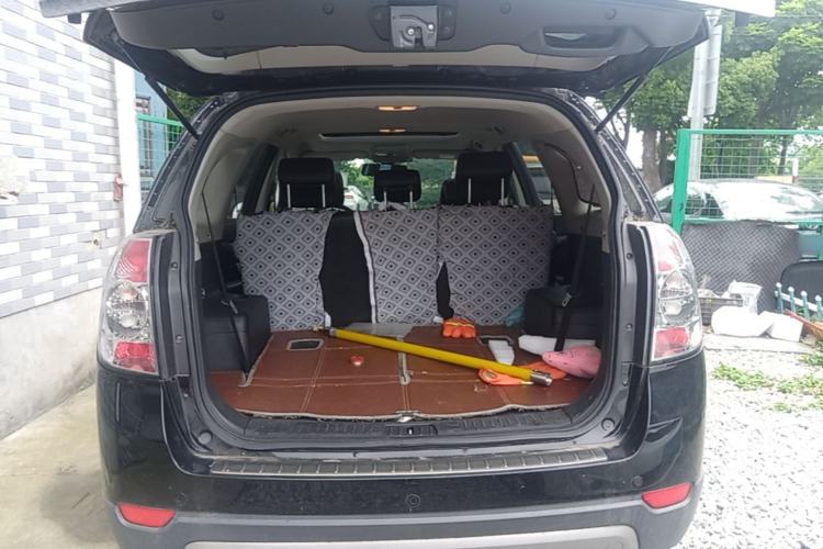 Used Chevrolet Captiva 2014 2.4L Two-Wheel Drive Urban Version 7 Seats Trunk