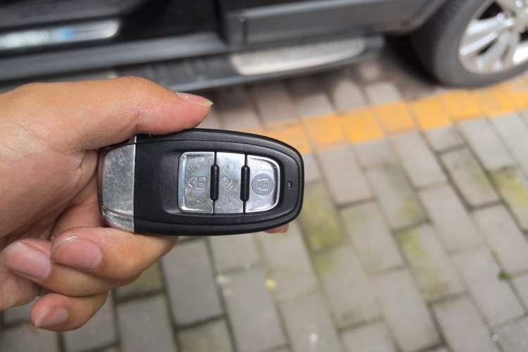 Used Chevrolet Captiva 2014 2.4L 4x4 Flagship Edition 7 Seats Vehicle Key