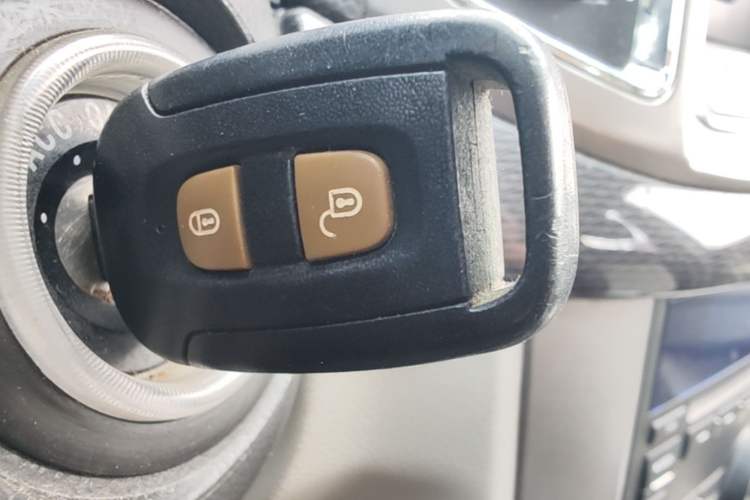 Used Chevrolet Captiva 2014 2.4L Two-Wheel Drive City Edition 5 Seats Vehicle Key