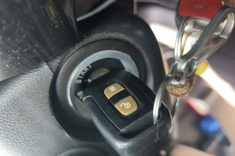 Used Chevrolet Captiva 2014 2.4L 4x4 Flagship Edition 7 Seats Vehicle Key