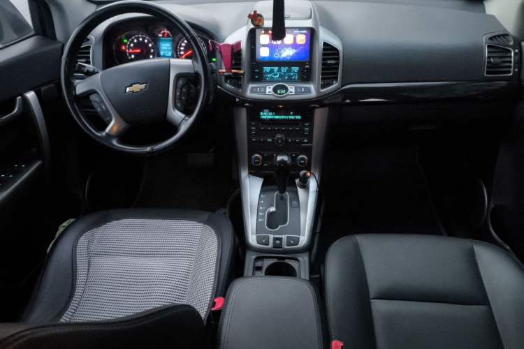 Used Chevrolet Captiva 2014 2.4L 4x4 Flagship Edition 7 Seats Center Console