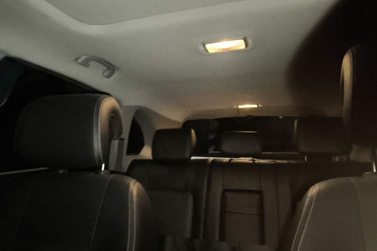 Used Chevrolet Captiva 2014 2.4L 4x4 Flagship Edition 7 Seats Headliner