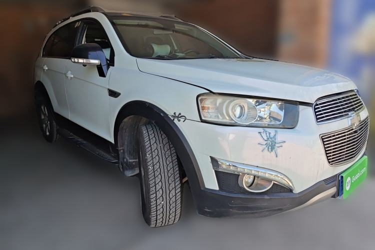 Used Chevrolet Captiva 2014 2.4L Two-Wheel Drive Urban Version 7 Seats Front Right 45 Deg