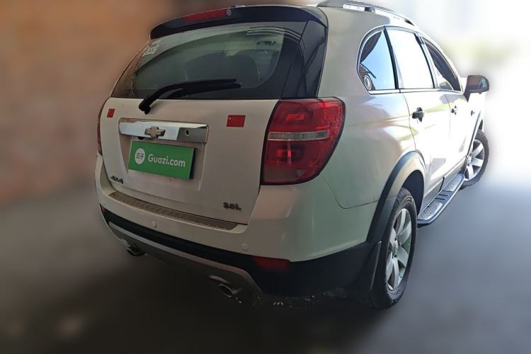 Used Chevrolet Captiva 2014 2.4L Two-Wheel Drive Urban Version 7 Seats Rear Right 45 Deg