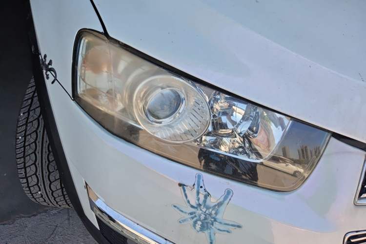 Used Chevrolet Captiva 2014 2.4L Two-Wheel Drive Urban Version 7 Seats Right Front Headlight
