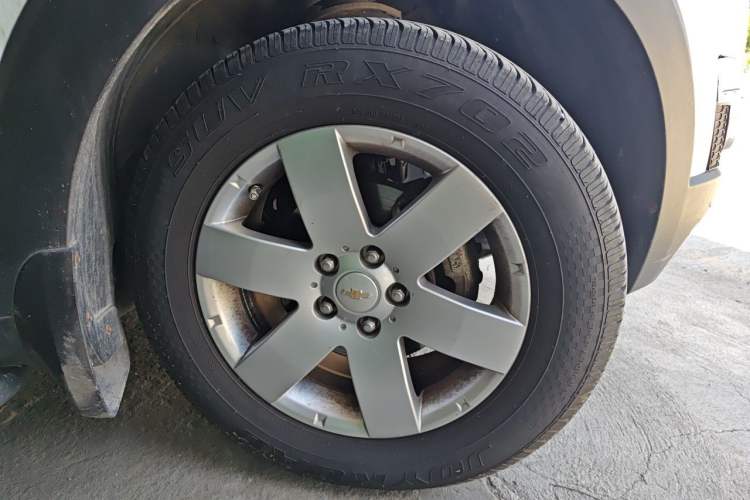 Used Chevrolet Captiva 2014 2.4L Two-Wheel Drive Urban Version 7 Seats Right Front Wheel Hub
