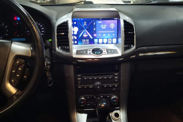 Used Chevrolet Captiva 2014 2.4L 4x4 Flagship Edition 7 Seats Audio And AC Panel