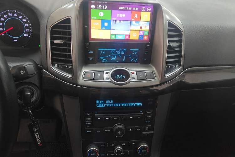 Used Chevrolet Captiva 2014 2.4L 4x4 Flagship Edition 7 Seats Audio And AC Panel