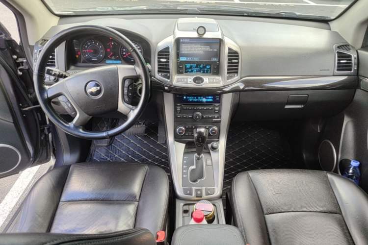 Used Chevrolet Captiva 2014 2.4L 4x4 Flagship Edition 7 Seats Center Console