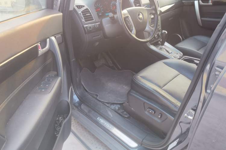 Used Chevrolet Captiva 2014 2.4L 4x4 Flagship Edition 7 Seats Driver Seat
