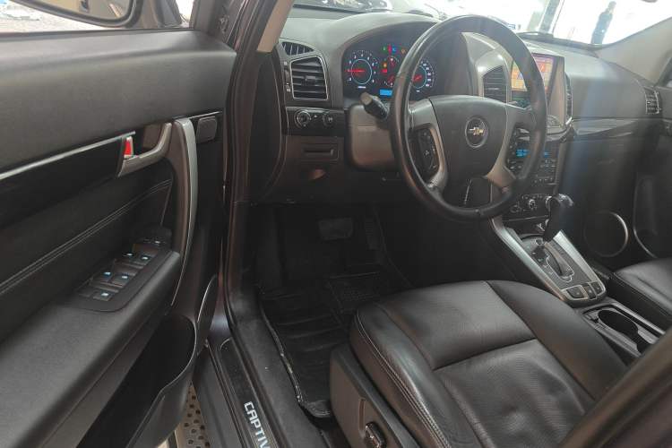 Used Chevrolet Captiva 2014 2.4L 4x4 Flagship Edition 7 Seats Driver Seat